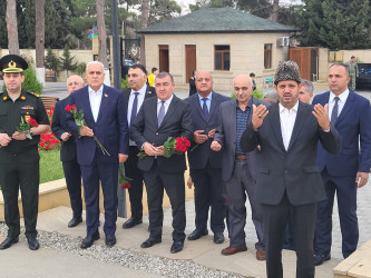 Vətən Müharibəsi şəhidi Abbaslı Arif Firuz oğlunun anım günündə məzarı rayon ictimaiyyəti tərəfindən ziyarət olunub