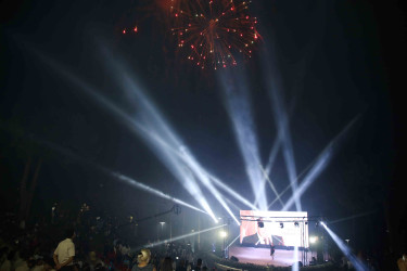 Xətai rayonunda Ümummilli lider Heydər Əliyevin 100 illik yubileyi və Milli Qurtuluş Günü münasibətilə möhtəşəm konsert proqramı və atəşfəşanlıq  təşkil olunub+VİDEO