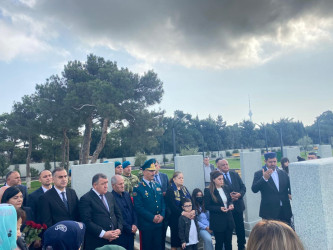 Vətən Müharibəsi şəhidləri Əliyev Malik Təvəkkül oğlu və Əliyev Eldar Süleyman oğlunun  məzarları  ziyarət olunub