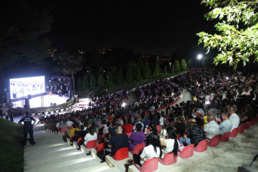 Xətai rayonunda "26 avqust-Beynəlxalq Azərbaycan Muğamı və Musiqisi Günü" münasibətilə muğam axşamı təşkil olunub+VİDEO