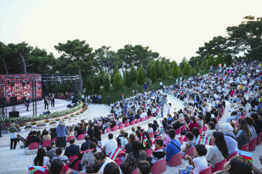 Xətai rayonunda “15 iyun-Azərbaycan tarixində dönüş nöqtəsi” adlı möhtəşəm konsert proqramı təşkil olunub+ VİDEO