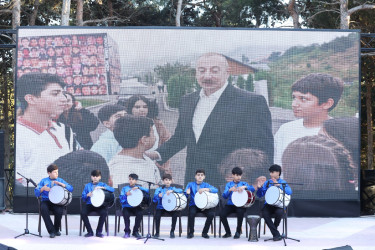 Xətai rayonunda 1 İyun-Uşaqların Beynəlxalq Müdafiəsi Günü ilə əlaqədar konsert proqramı təşkil olunub+VİDEO