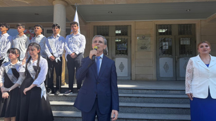 Xətai rayon məktəblərində "Son Zəng" çalındı