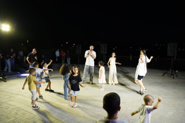 Xətai rayonunda Nizami parkında sakinlər üçün növbəti konsert proqramı təşkil olunub