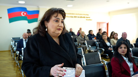 Rayon İcra Hakimiyyətinin başçısı 261 saylı tam orta məktəbdə vətəndaşlarla görüşüb
