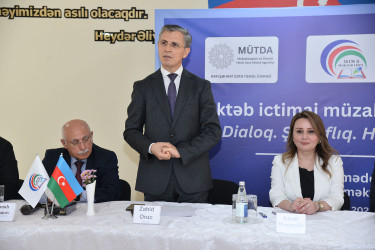 Xətai rayonunda “Məktəb ictimai müzakirədə” layihəsi çərçivəsində növbəti görüş keçirilib