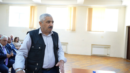 Rayon İcra Hakimiyyətinin başçısı 260 saylı tam orta məktəbdə vətəndaşlarla görüşüb