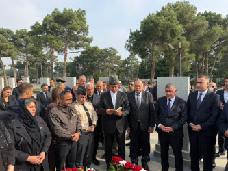 Vətən Müharibəsi şəhidi Ramaldanov Babək Meyvəddin oğlunun məzarı ziyarət edilib