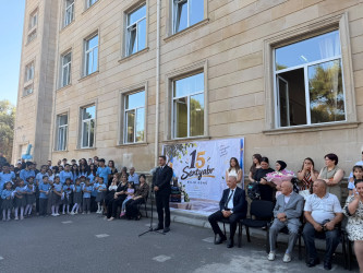 Yeni tədris ilinin başlanması münasibətilə Xətai rayonunun təhsil müəssisələrində təntənəli tədbirlər keçirilib
