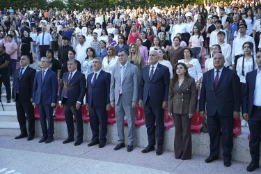 Xətai rayonunda ali məktəblərə qəbul imtahanlarında yüksək bal toplamış məzunlarla görüş və  konsert proqramı təşkil olunub+VİDEO