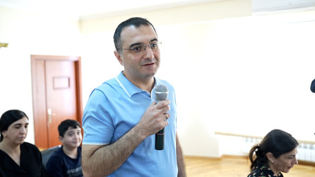 261 nömrəli məktəbdə RİH başçısının səyyar qəbulu keçirildi