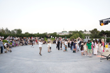 Xətai rayonunda Nizami parkında sakinlər üçün növbəti konsert proqramı təşkil olunub