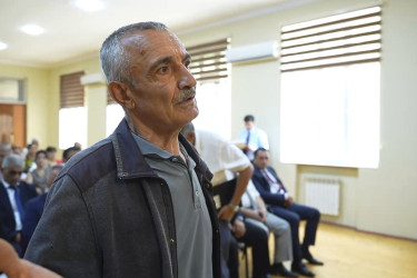 Rayon İcra Hakimiyyətinin başçısı 27 saylı tam orta məktəbdə vətəndaşlarla görüşü təşkil olunub