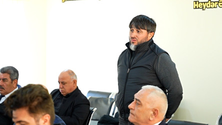 Rayon İcra Hakimiyyətinin başçısı 261 saylı tam orta məktəbdə vətəndaşlarla görüşüb