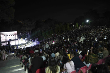 Xətai rayonunda ali məktəblərə qəbul imtahanlarında yüksək bal toplamış məzunlarla görüş və  konsert proqramı təşkil olunub+VİDEO