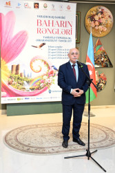 Xətai Sənət Mərkəzində “Baharın rəngləri” adlı sərgi açılıb.