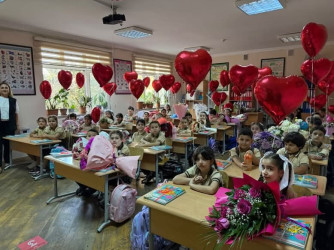 Yeni tədris ilinin başlanması münasibətilə Xətai rayonunun təhsil müəssisələrində təntənəli tədbirlər keçirilib
