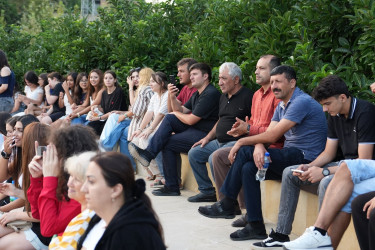 Xətai rayonunda Nizami parkında sakinlər üçün konsert proqramı təşkil olunub