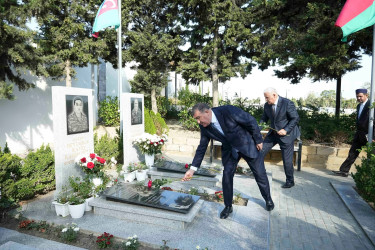 Xətai rayon ictimaiyyəti 27 Sentyabr – Anım Günü ilə əlaqədar şəhid məzarlarını ziyarət edib