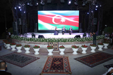 Xətai rayonunda "26 avqust-Beynəlxalq Azərbaycan Muğamı və Musiqisi Günü" münasibətilə muğam axşamı təşkil olunub+VİDEO