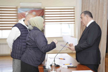 Rayon İcra Hakimiyyətinin başçısı 95 saylı tam orta məktəbdə vətəndaşlarla görüşüb