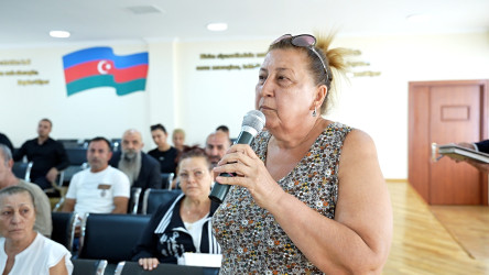 261 nömrəli məktəbdə RİH başçısının səyyar qəbulu keçirildi