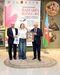 Xətai Sənət Mərkəzində “Baharın rəngləri” adlı sərgi açılıb.