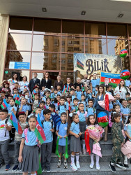 Yeni tədris ilinin başlanması münasibətilə Xətai rayonunun təhsil müəssisələrində təntənəli tədbirlər keçirilib
