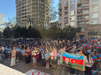 Yeni tədris ilinin başlanması münasibətilə Xətai rayonunun təhsil müəssisələrində təntənəli tədbirlər keçirilib
