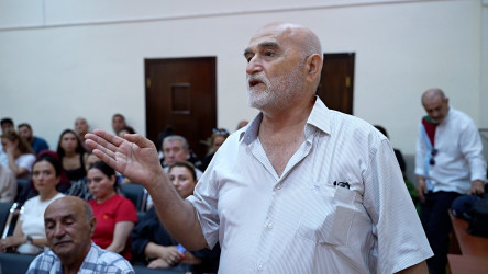 Rayon İcra Hakimiyyətinin başçısı 86 saylı tam orta məktəbdə vətəndaşlarla görüşü təşkil olunub