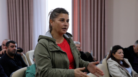 Rayon İcra Hakimiyyətinin başçısı 59 saylı tam orta məktəbdə vətəndaşlarla görüşüb