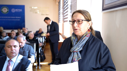 Rayon İcra Hakimiyyətinin başçısı 56 saylı tam orta məktəbdə vətəndaşlarla görüşüb