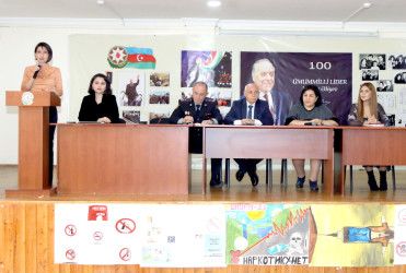 Xətai rayonunda narkotik tərkibli yabanı bitkilərin zərərli xassələrinin təbliği ilə bağlı maarifləndirmə işləri aparılmışdır   