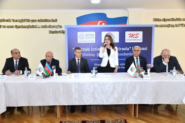 Xətai rayonunda “Məktəb ictimai müzakirədə” layihəsi çərçivəsində növbəti görüş keçirilib