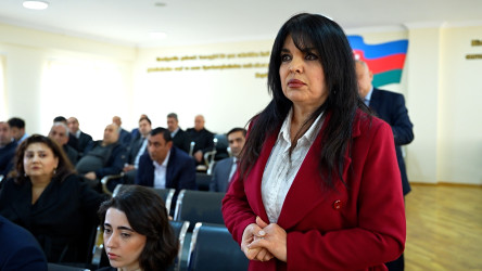 Rayon İcra Hakimiyyətinin başçısı 261 saylı tam orta məktəbdə vətəndaşlarla görüşüb