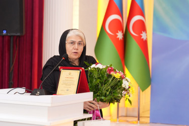 Xətai rayonunda Beynəlxalq Müəllimlər Günü münasibətilə “Zirvəyə Aparan İşıq” adlı tədbir keçirilib.