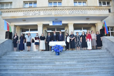Yeni tədris ilinin başlanması münasibətilə Xətai rayonunun təhsil müəssisələrində təntənəli tədbirlər keçirilib