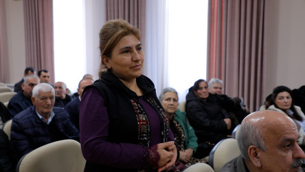 Rayon İcra Hakimiyyətinin başçısı 59 saylı tam orta məktəbdə vətəndaşlarla görüşüb