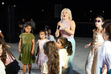 Xətai rayonunda Nizami parkında sakinlər üçün konsert proqramı təşkil olunub