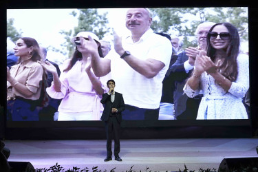 Xətai rayonunda ali məktəblərə qəbul imtahanlarında yüksək bal toplamış məzunlarla görüş və  konsert proqramı təşkil olunub+VİDEO