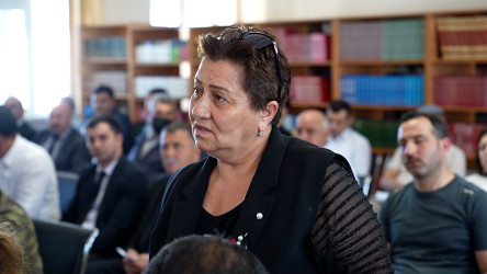 Rayon İcra Hakimiyyətinin başçısı Humanitar Fənlər Təmayüllü liseydə vətəndaşlarla görüşüb