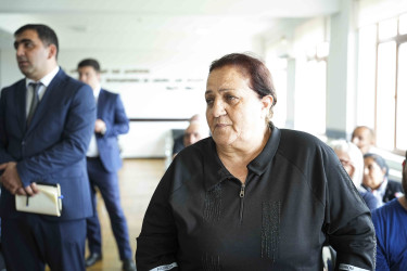 Rayon İcra Hakimiyyətinin başçısı 194 saylı tam orta məktəbdə vətəndaşlarla görüşüb