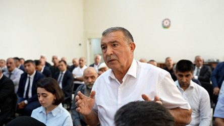 254 nömrəli məktəbdə RİH başçısının səyyar qəbulu keçirildi