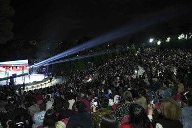 Xətai rayonunda ali məktəblərə qəbul imtahanlarında yüksək bal toplamış məzunlarla görüş və  konsert proqramı təşkil olunub+VİDEO