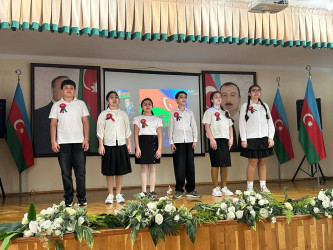 Xətai rayonunun orta ümumtəhsil məktəblərində Ümummilli lider Heydər Əliyevin anadan olmasının 103-cü ildönümü münasibətilə silsilə tədbirlər keçirilib.