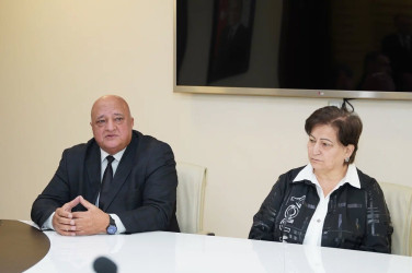 Xocalı soyqırımının 34-cü  ildönümü ilə bağlı  Xətai rayon İcra Hakimiyyətində Xocalıdan olan  şəhid ailələri ilə görüş keçirilib