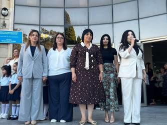 Yeni tədris ilinin başlanması münasibətilə Xətai rayonunun təhsil müəssisələrində təntənəli tədbirlər keçirilib