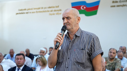 257 nömrəli məktəbdə RİH başçısının səyyar qəbulu keçirildi