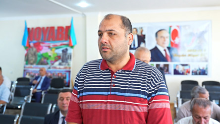 Rayon İcra Hakimiyyətinin başçısı 17 saylı tam orta məktəbdə vətəndaşlarla görüşü təşkil olunub
