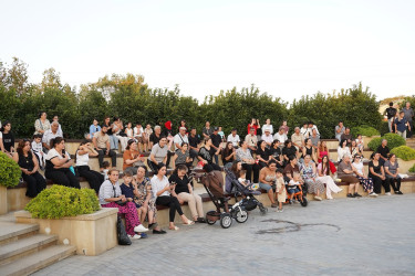 Xətai rayonunda Nizami parkında sakinlər üçün növbəti konsert proqramı təşkil olunub
